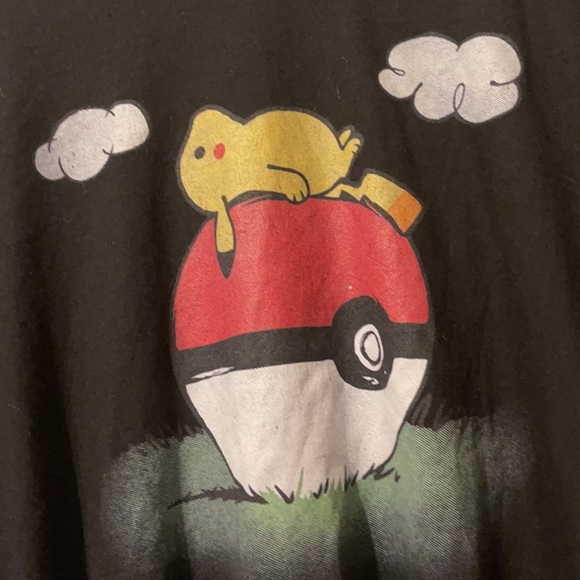 TEEPUBLIC POKÉMON PIKACHU ON POKEBALL LARGE BLACK MEN’S T-SHIRT - Picture 3 of 5